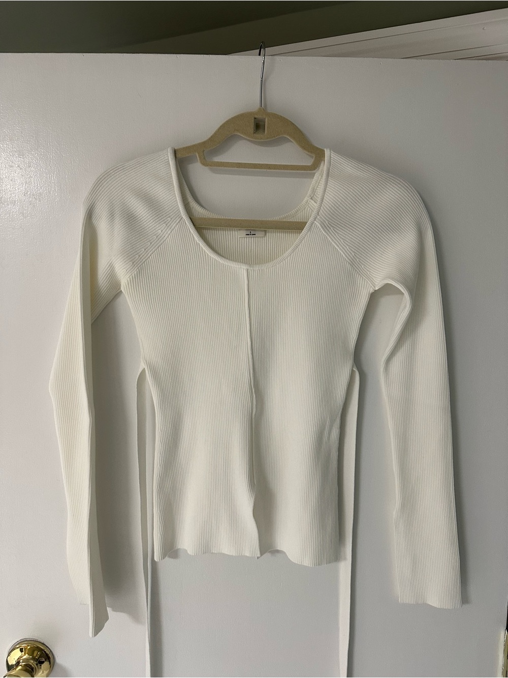 Aritzia Wilfred Ribbed Knit Scoop Neck Fitted Top